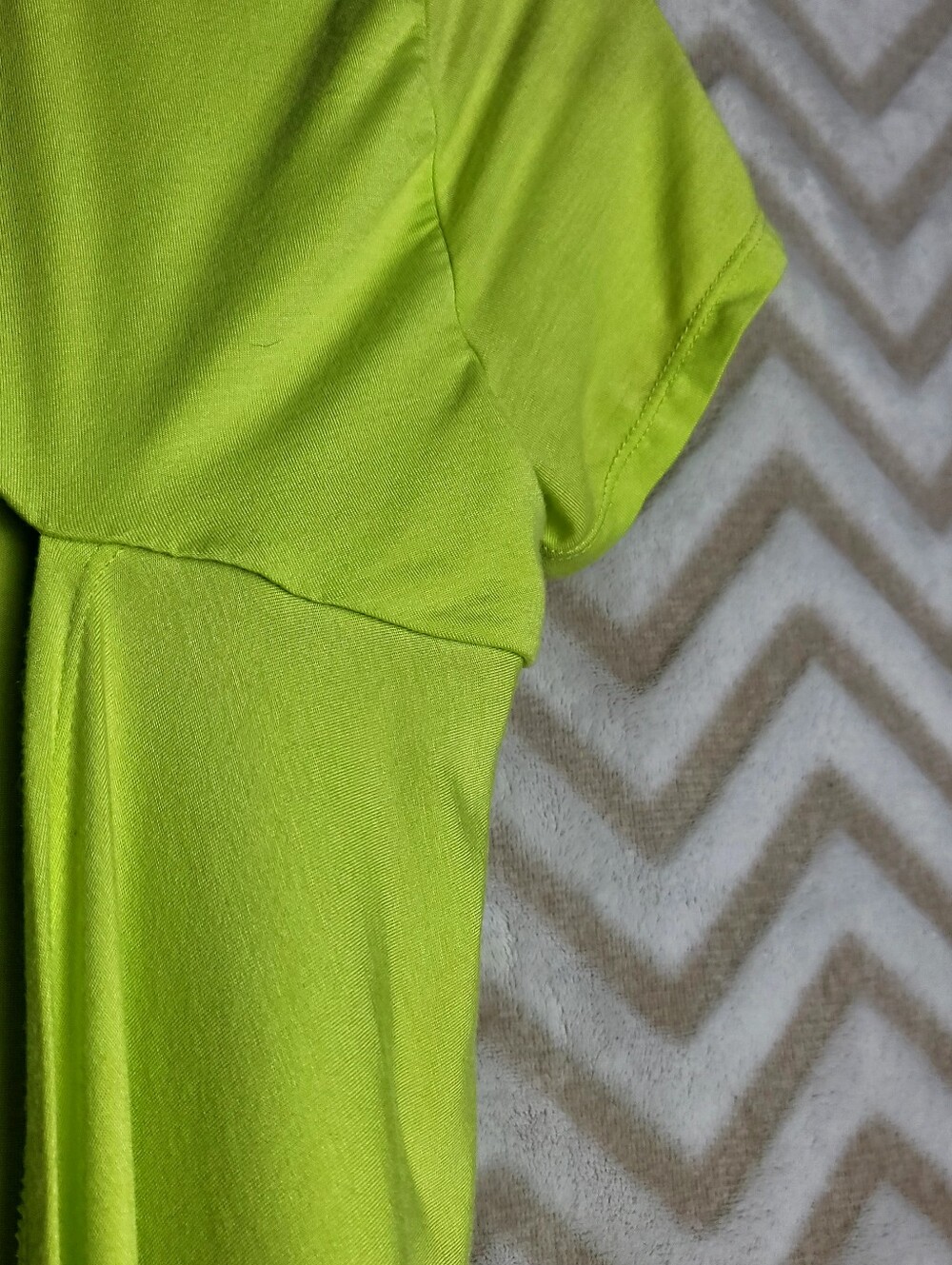 BLOGILATES Neon Lime Tie-Back Crop Top - Picture 4 of 7